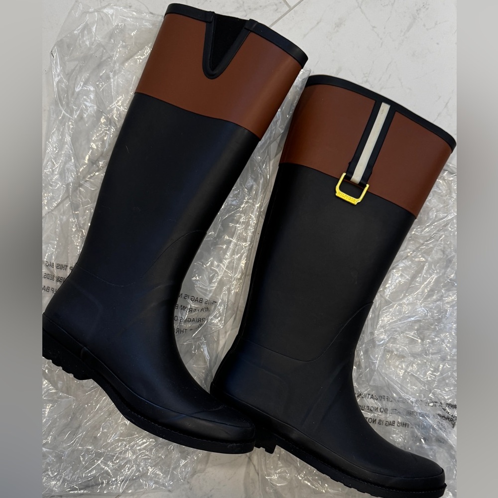 TOMMY HILFIGER  WOMEN VIKTORIA EQUESTRIAN STYLE RAIN BOOTS. Size 9M